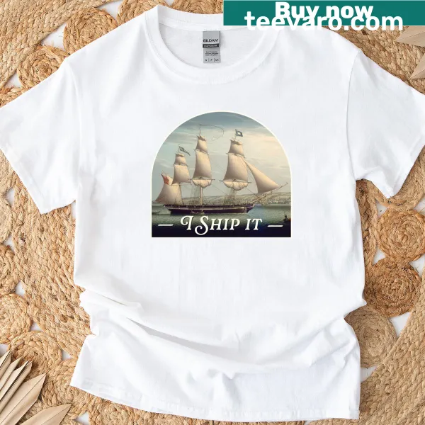 Typographic t-shirt with the phrase 'I Ship It' in a stylish design