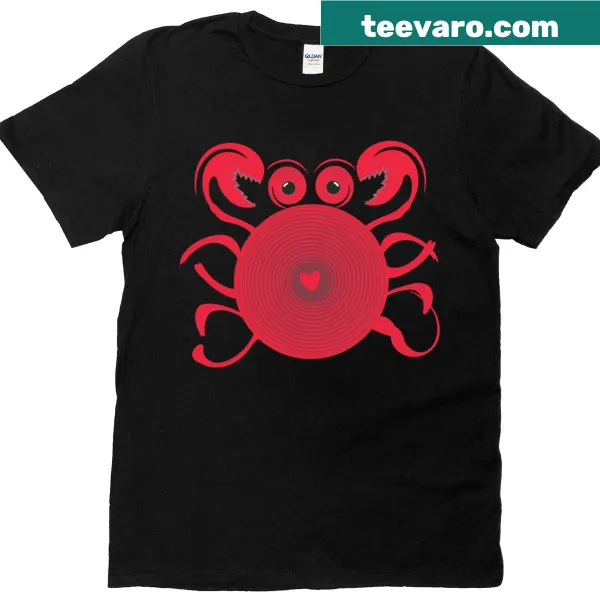 Oversized T-shirt with a crab and heart graphic