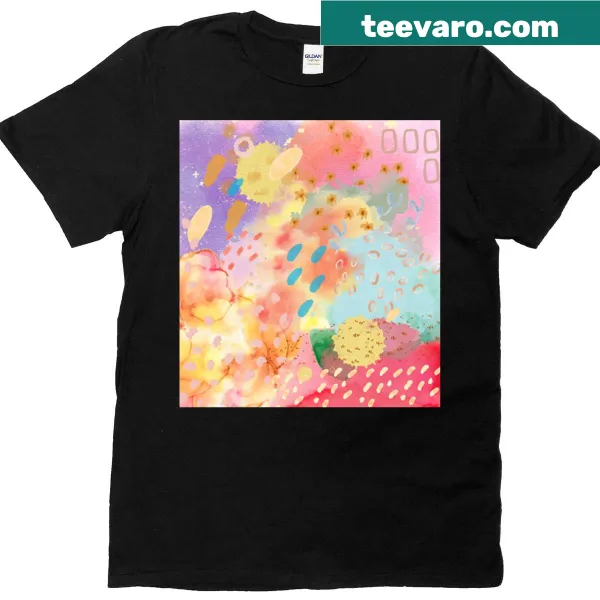 Oversized t-shirt with soothing pastel dream-inspired graphics.