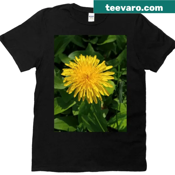 Funny t-shirt with the phrase 'Yellow Makes You Feel Happy'