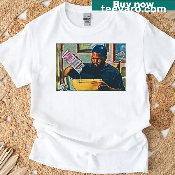Oversized T-shirt with playful graphic saying 'No Milk'