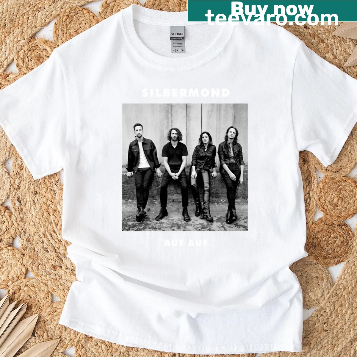 Vintage-style T-shirt dedicated to the band Silbermond with retro text — on a men's t-shirt