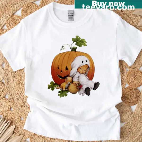 Cartoon cat in a pumpkin costume for Halloween on kids' t-shirt