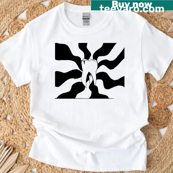 Minimalist T-shirt featuring a blank tooth print
