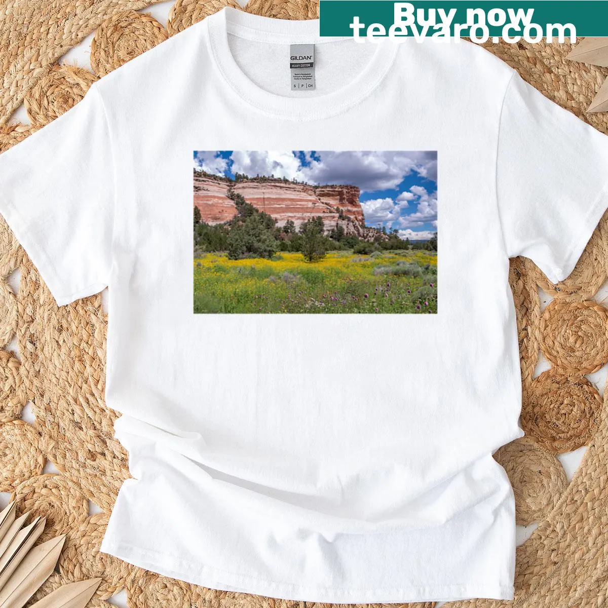 Realistic depiction of Ramah sandstone cliffs on T-shirt — on a men's t-shirt
