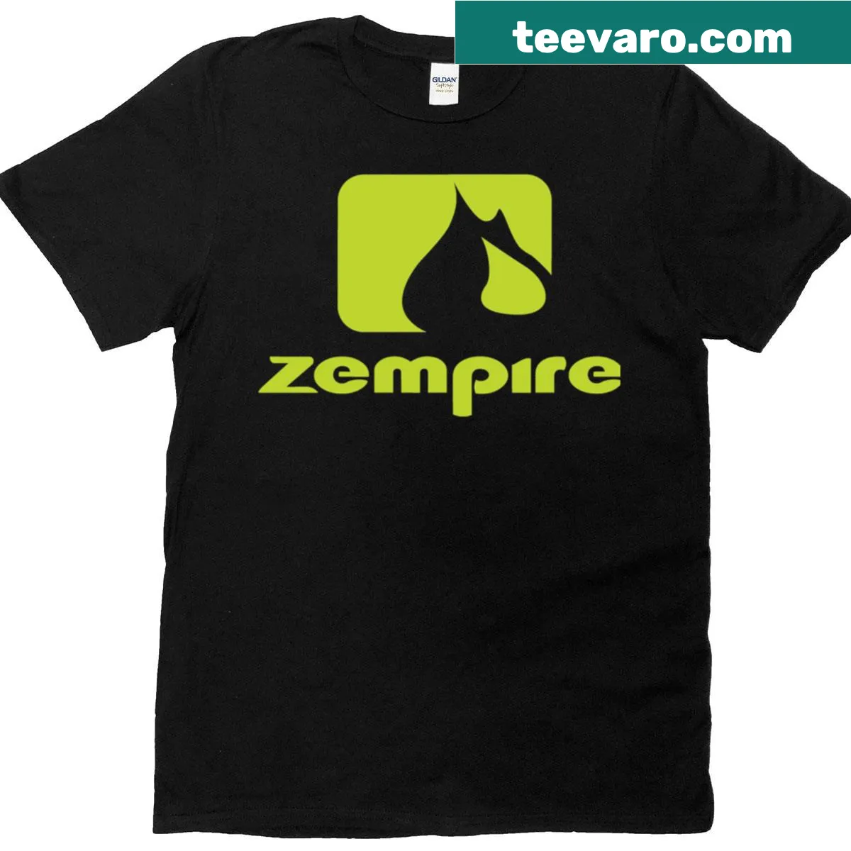 Illustration of camping tent and flame logo on green T-shirt — on a men's t-shirt