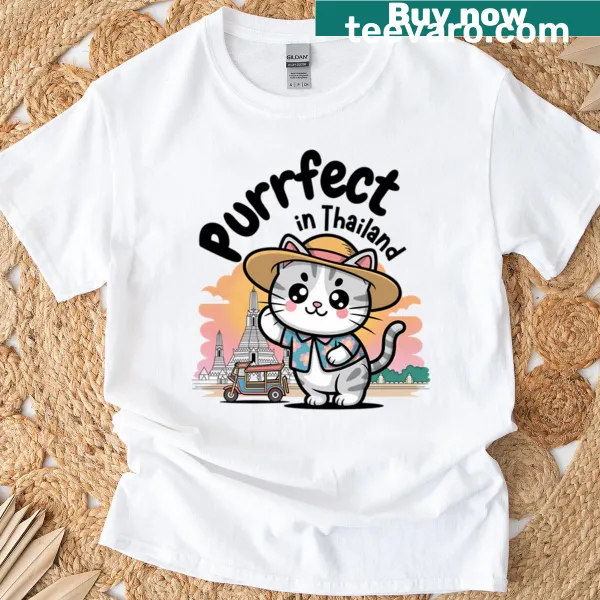 Kawaii chibi cat at Wat Arun, cute Thailand travel t-shirt