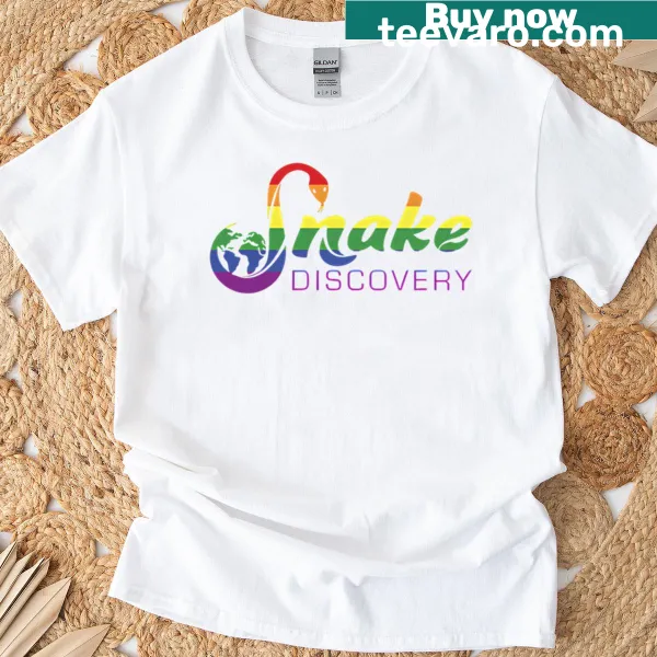 T-shirt featuring a graphic related to Snake Discovery