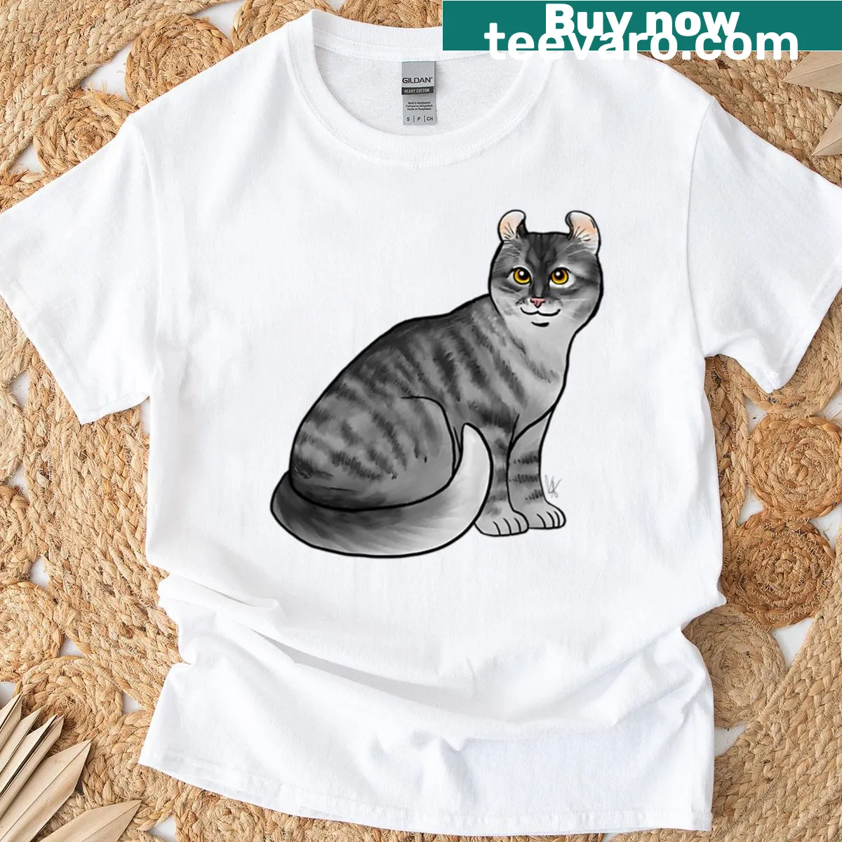 Illustration of an American Curl shorthair gray tabby cat — on a men's t-shirt