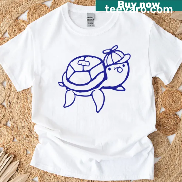Cartoon turtle chewing bubble gum design on a funny tee