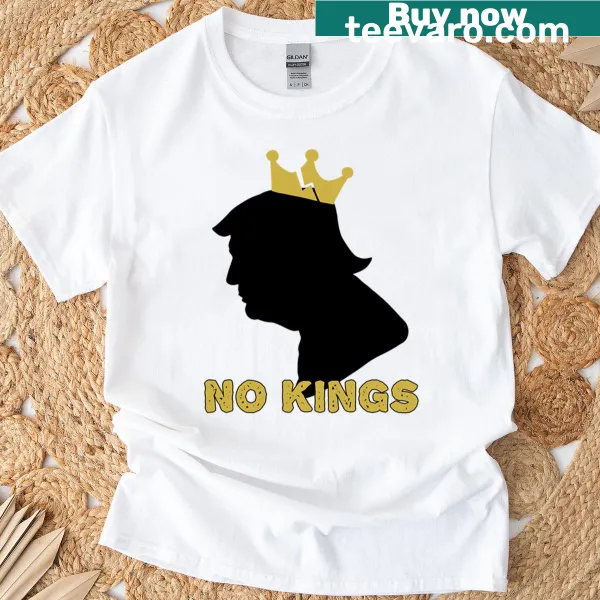 Boxy T-shirt with the phrase 'No Kings'