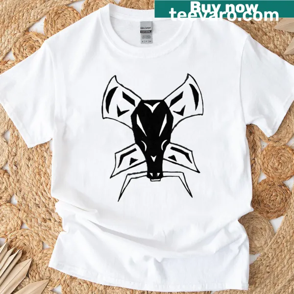 Majestic dragon illustration T-shirt, symbolizing strength and mystery