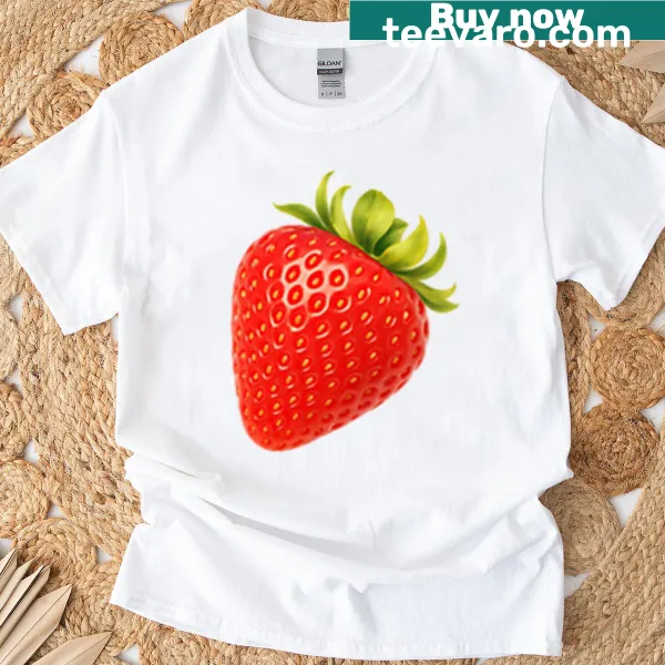 Realistic strawberry illustration T-shirt