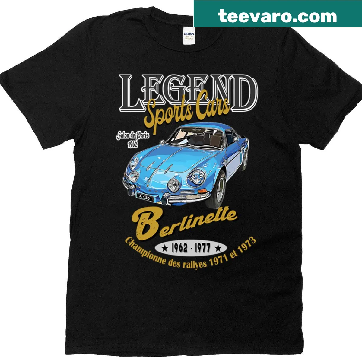 Oversized t-shirt with youngtimer sports cars badge design — on a men's t-shirt