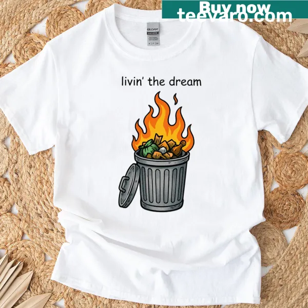 Oversized t-shirt with a motivational phrase about living the dream