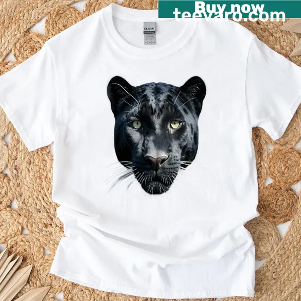 Illustration of a panther's head on a t-shirt