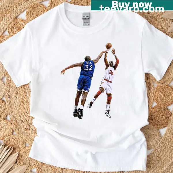 T-shirt featuring Shaquille O'Neal and Hakeem Olajuwon basketball graphic
