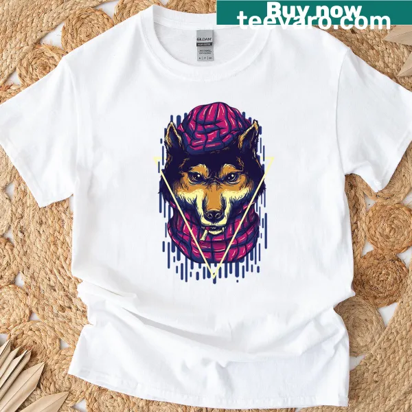 Illustration of a wolf under the moonlight t-shirt