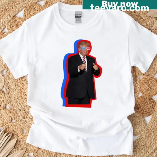 Oversized t-shirt featuring USA colors and Trump design