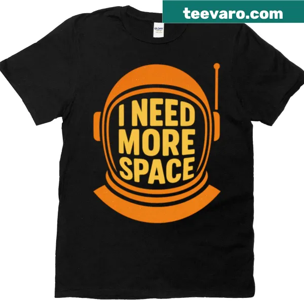 Retro T-shirt featuring an astronaut helmet graphic