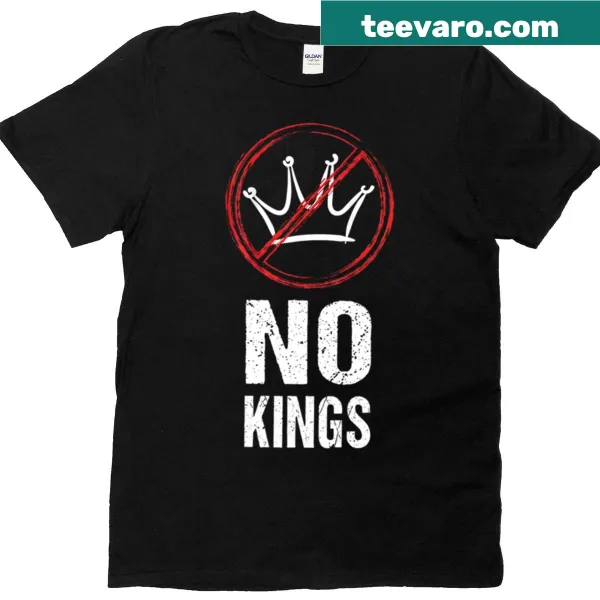 Statement t-shirt with the phrase 'No Kings'