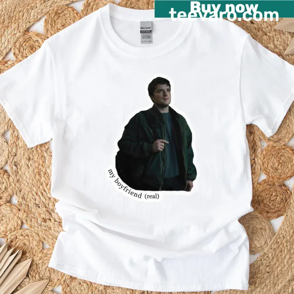 Text design reading 'Mike Schmidt My Boyfriend' on oversized tee.
