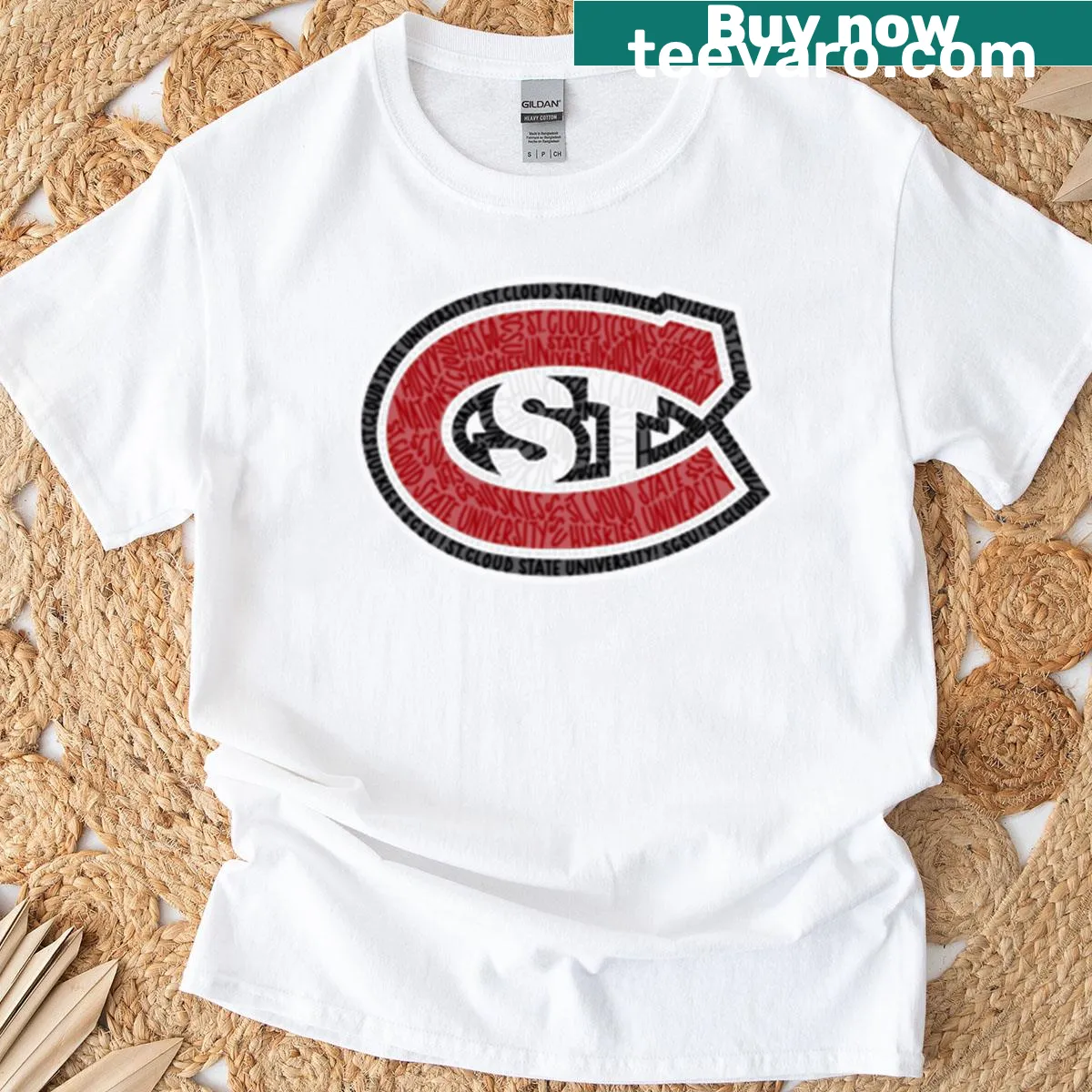 T-shirt featuring the Scsu logo in a minimalist design. — on a men's t-shirt