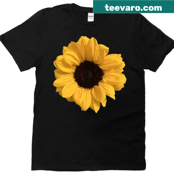 Close-up sunflower graphic t-shirt