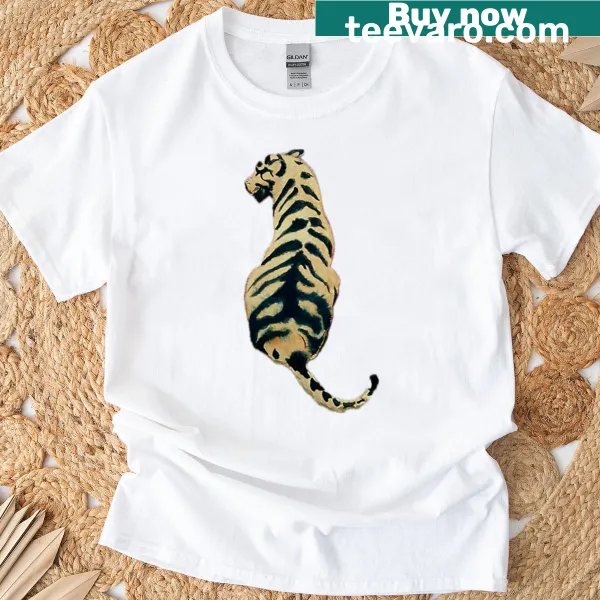 Illustrative Tiger T-shirt featuring a majestic tiger design