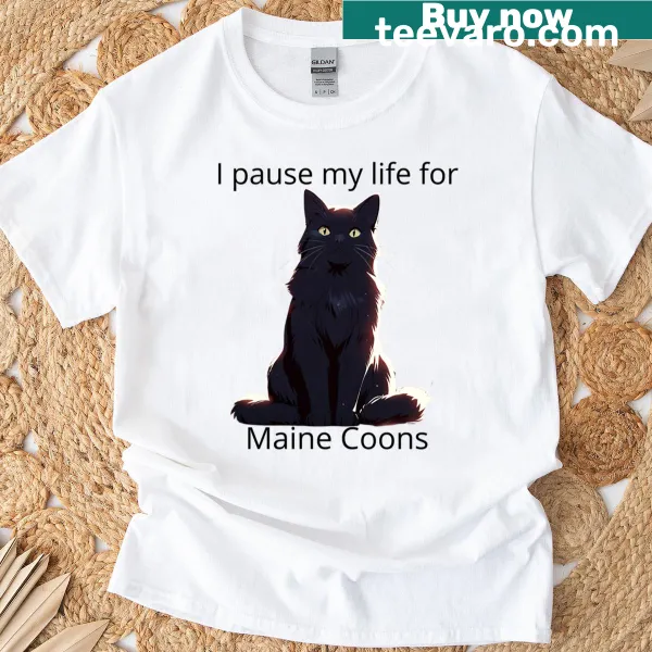 Humorous Maine Coon T-shirt with playful phrase