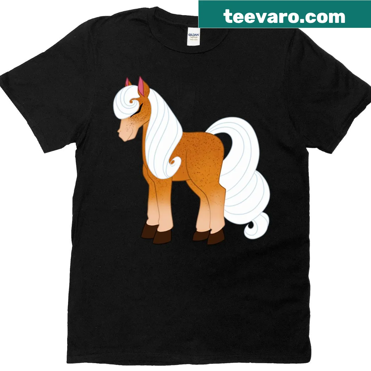 Cute T-shirt featuring a Shetland pony with pumpkin pie — on a men's t-shirt