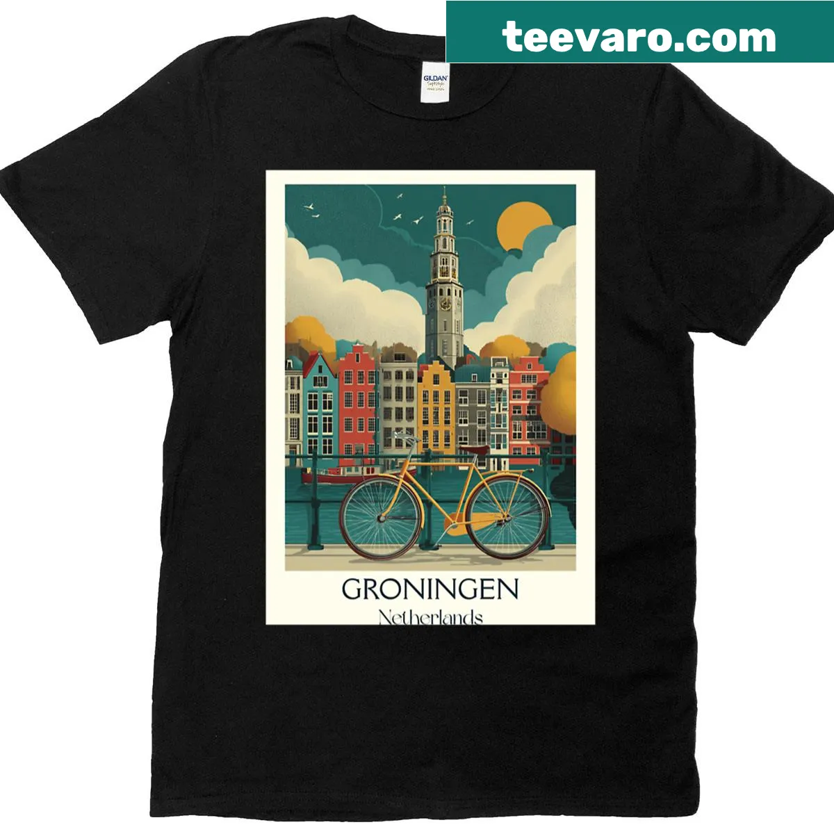 Vintage travel shirt with Martinitoren and bicycle graphics. — on a men's t-shirt