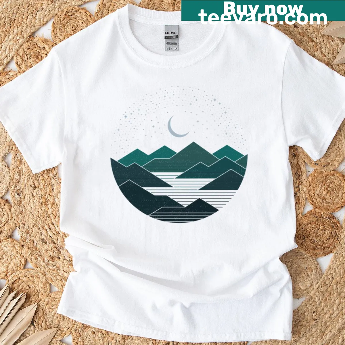 Graphic with mountains and stars on T-shirt — on a men's t-shirt