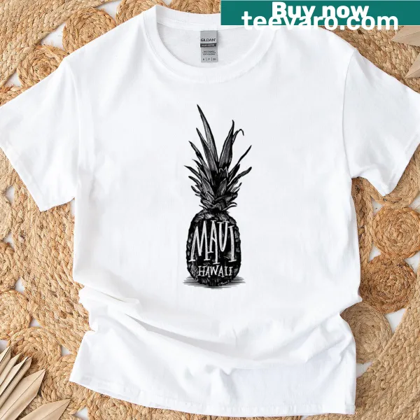 Pineapple badge-emblem graphic T-shirt inspired by Maui