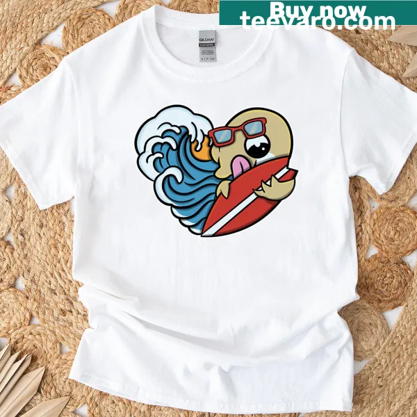 Cartoon gecko surfing on a board for beach lovers
