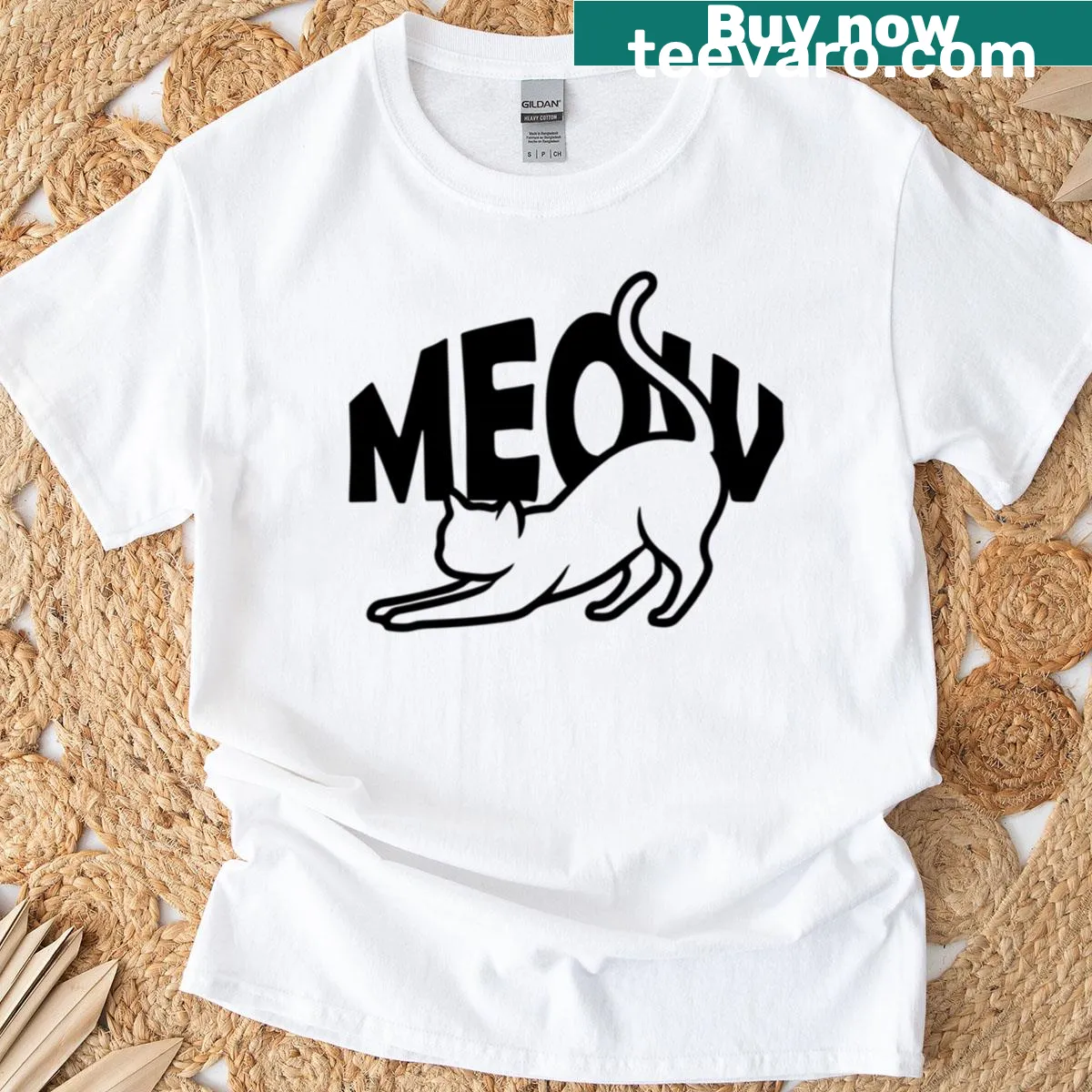 Oversized minimalist T-shirt with 'meow' graphic — on a men's t-shirt