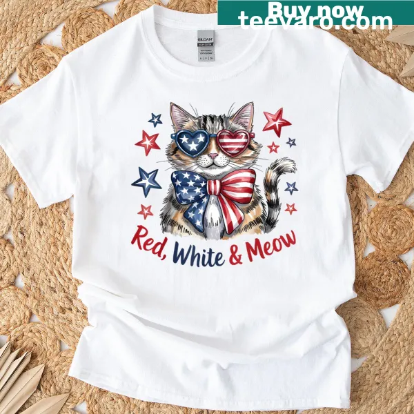 Patriotic T-shirt featuring a cat design for July 4th