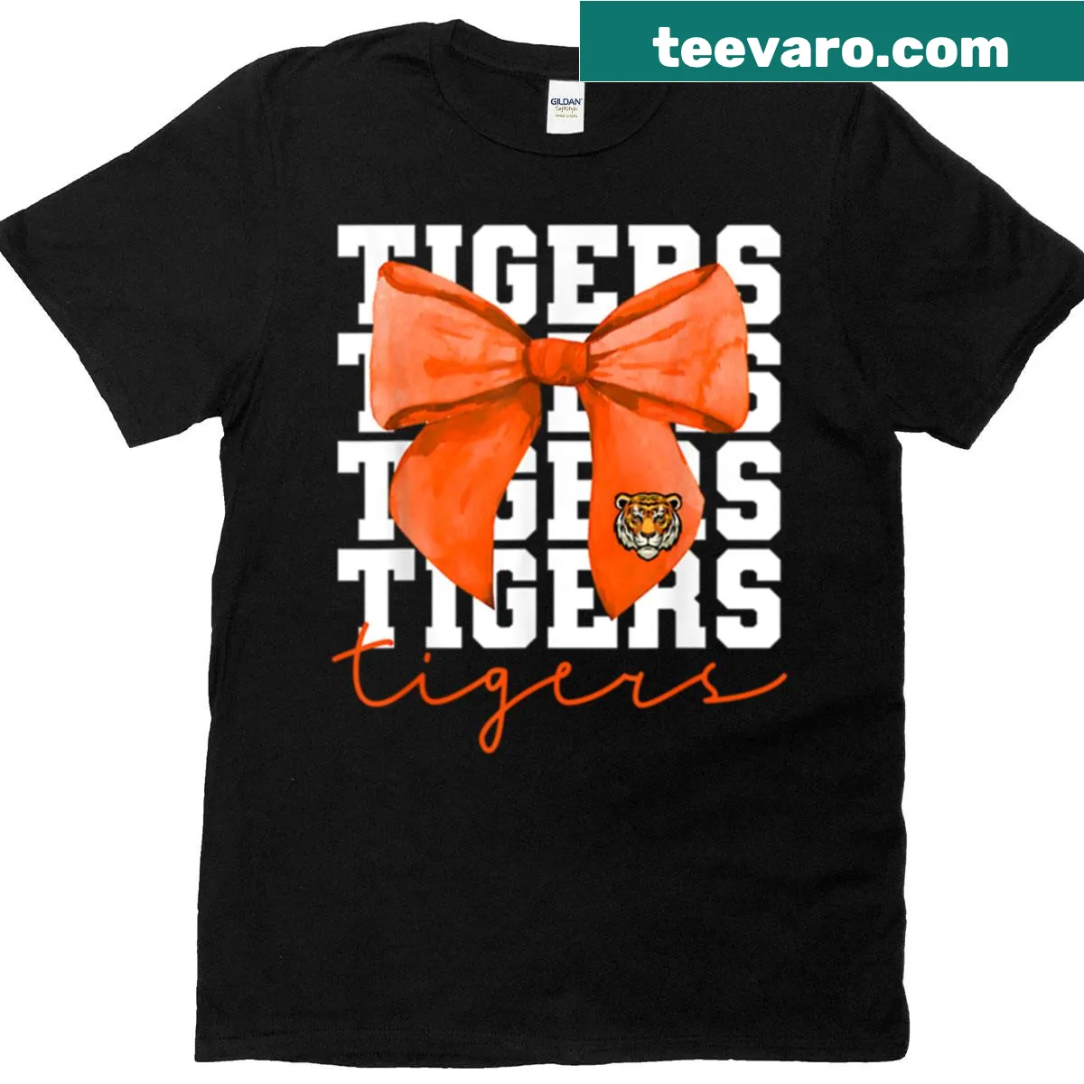 Vintage-style T-shirt with tiger and coquette bow for cat lovers — on a men's t-shirt
