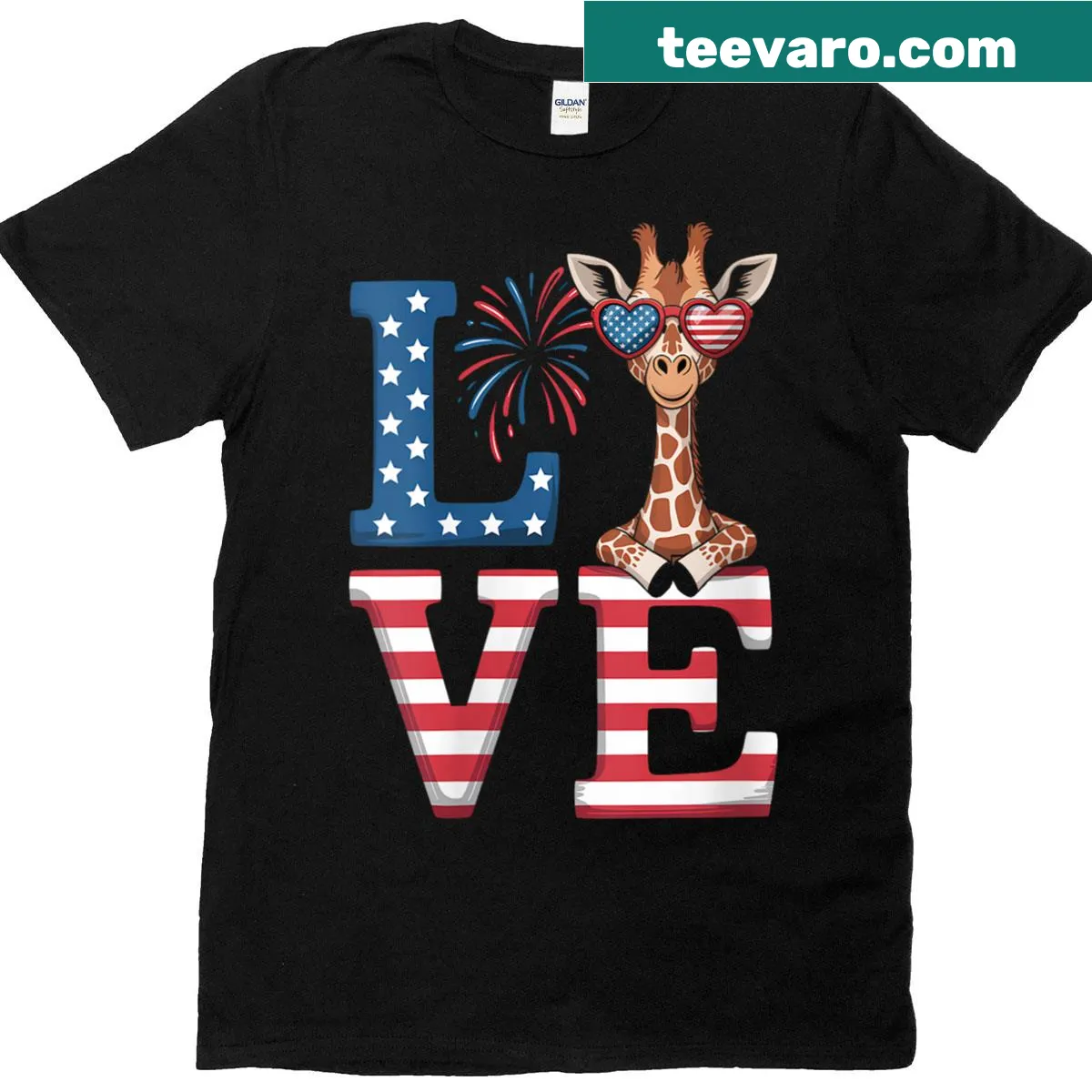 Giraffe with sunglasses and fireworks graphic for 4th of July — on a men's t-shirt