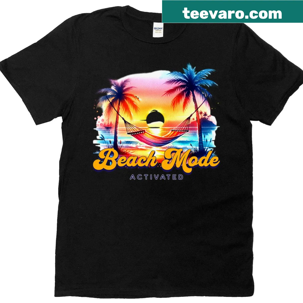 Oversized t-shirt with hammock and palm trees design — on a men's t-shirt