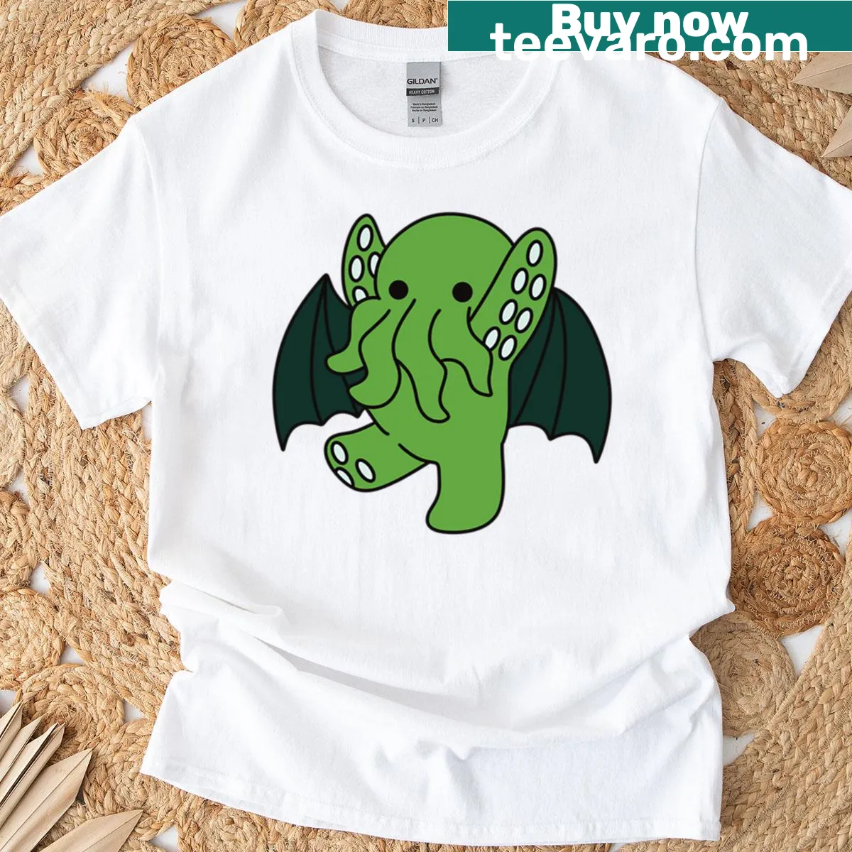 Oversized t-shirt featuring an illustration of Cthulhu — on a men's t-shirt
