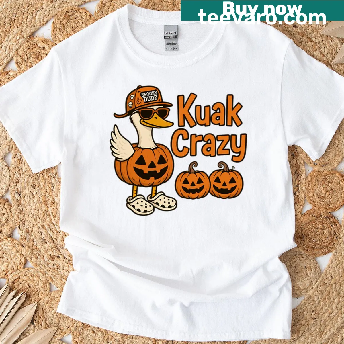 Cute pumpkin duck illustration for Halloween — on a men's t-shirt