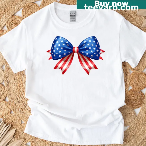 Oversized T-shirt with a coquette bow design for July 4th