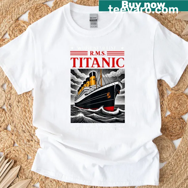 Illustration of the RMS Titanic on a boys' T-shirt
