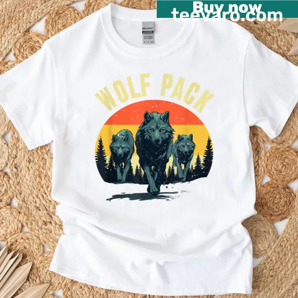 T-shirt with a howling wolf illustration for all ages