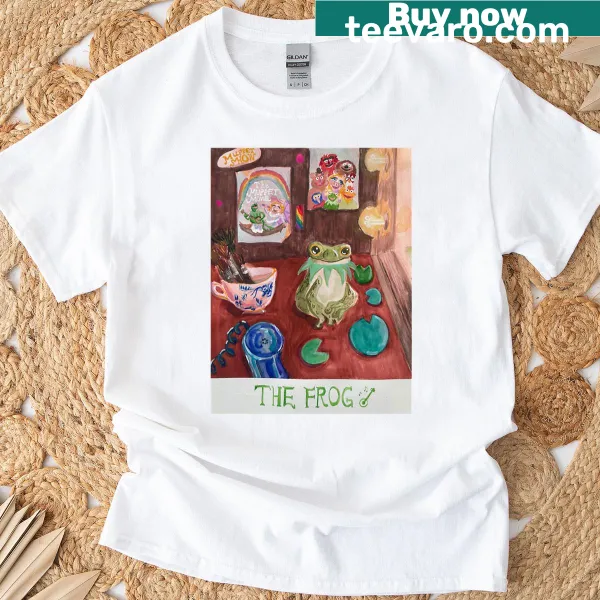 T-shirt with a whimsical frog illustration for everyday wear