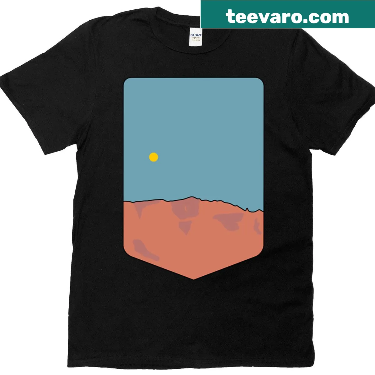 Minimalist sun graphic on a T-shirt in a static design — on a men's t-shirt