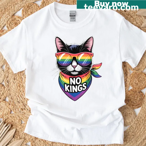 Cute t-shirt with a cat illustration and 'No Kings' slogan for cat lovers