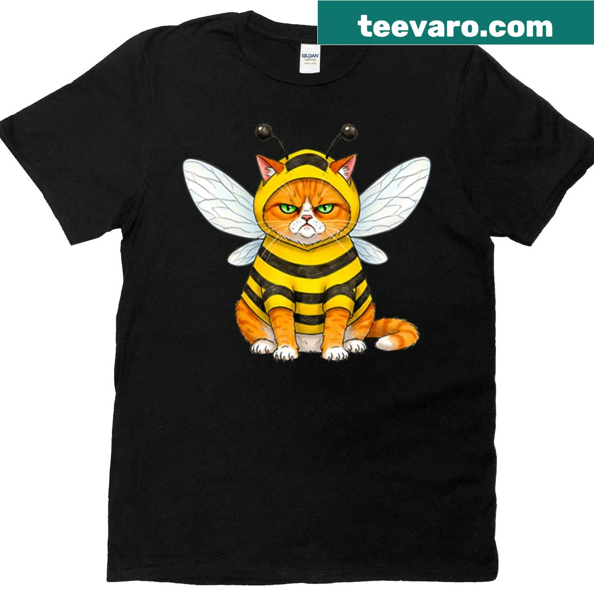 Cute t-shirt featuring a cat with a crown, embodying a 'Queen Bee' theme — on a men's t-shirt