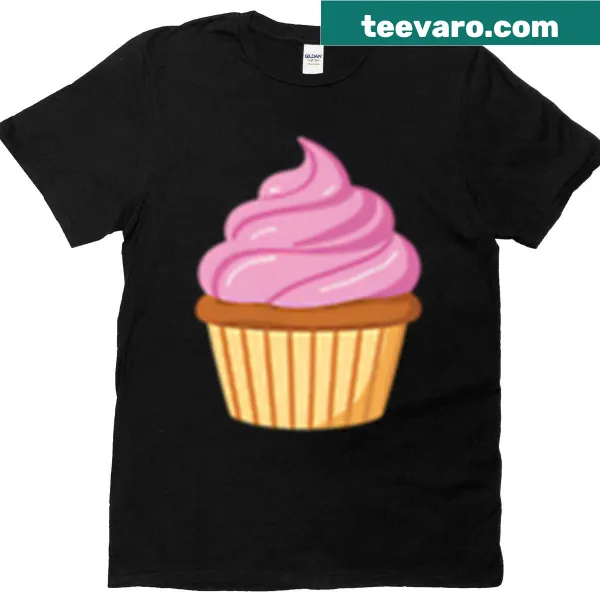 Oversized t-shirt with a cute pink cupcake illustration